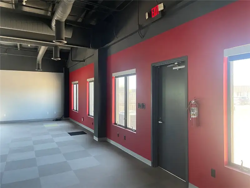 Open Office Space in Hiawatha Office Park with Off-street Parking and Nearby Amenities
