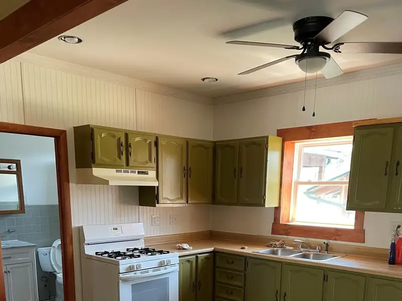 Turn-key Restaurant with Apartment Near Promised Land State Park and Recreational Trails