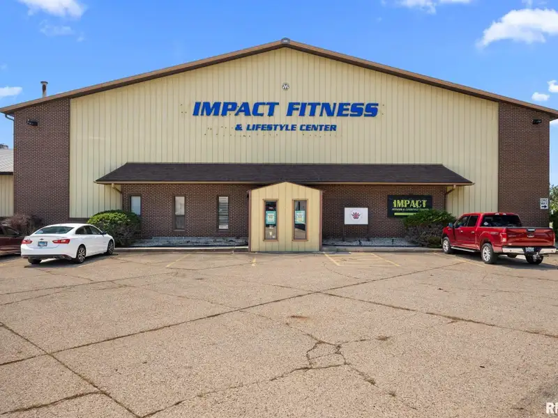 Turnkey Commercial Fitness Facility with Strong Membership Base in Prime Location