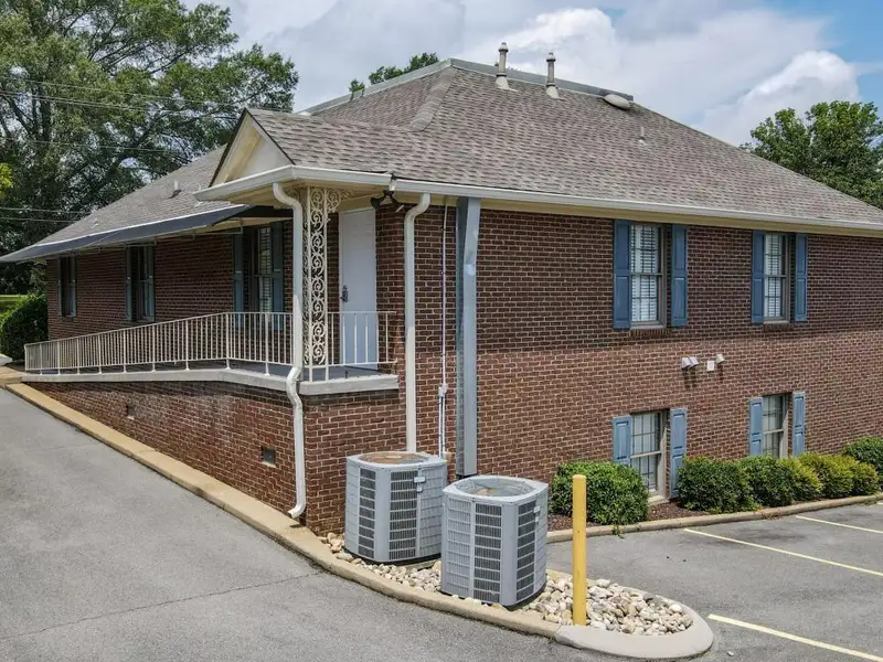 Medical Facility for Sale Near Hospital - 4,510 Sq Ft with Multiple Treatment Rooms