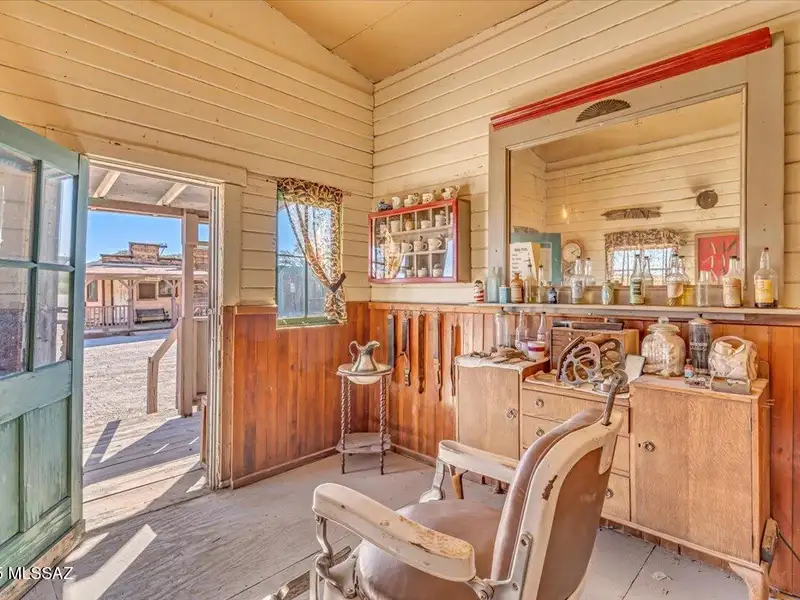 Gammons Gulch: Authentic Old West Movie Set and Museum Experience