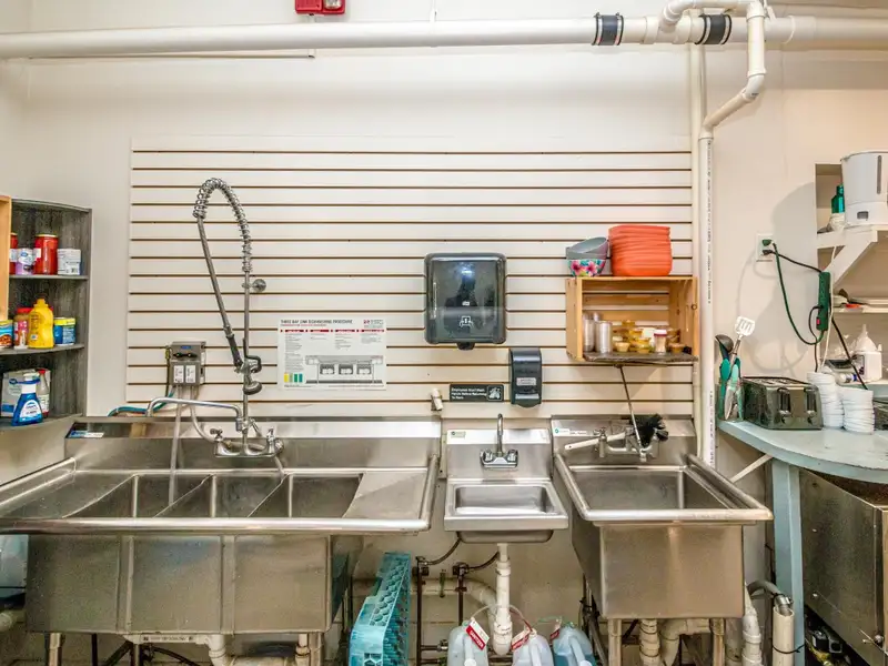 Established Coffee and Sweet Shop in Prime North Conway Village Location