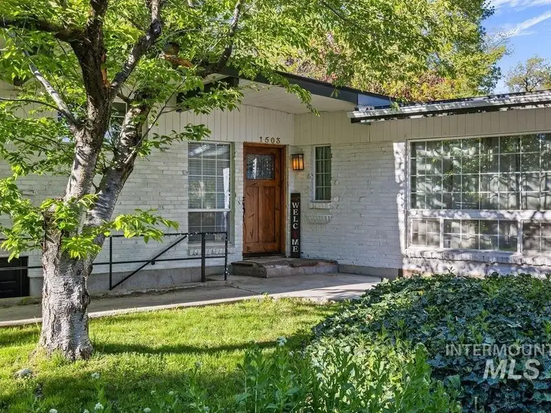 Unique Duplex and Bungalows in Boise Bench on over Half an Acre