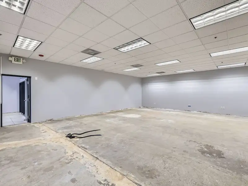 Versatile Office/warehouse Space in Central Denver with Climate Control and Ample Parking