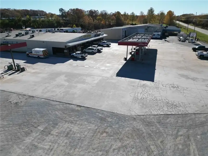 Established Truck Stop and Convenience Store with Restaurant in High-traffic Location