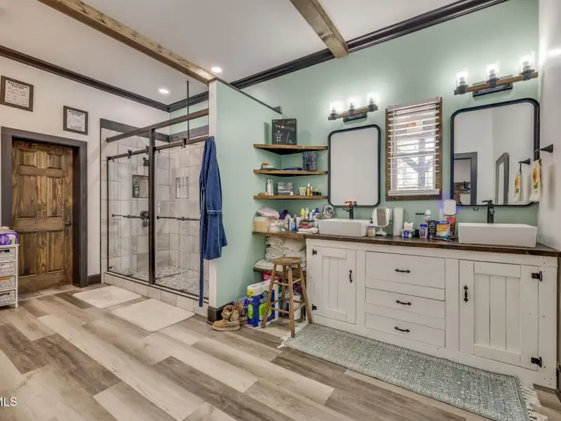 Custom Barndominium on 3 Acres with Pool and Income-generating Garage in Tennessee