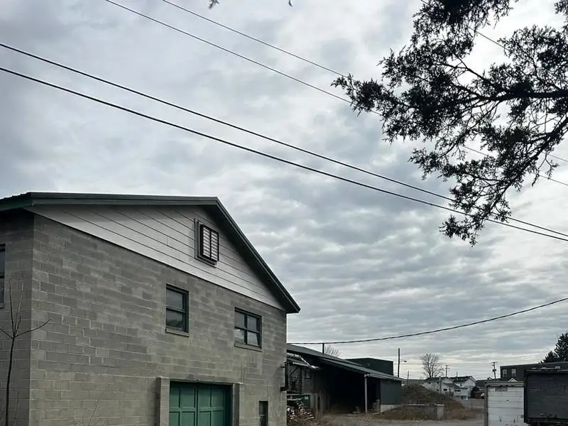 Historic Commercial Building on 2.4 Acres Near C&o Canal, Ideal for Restaurant or Brewery