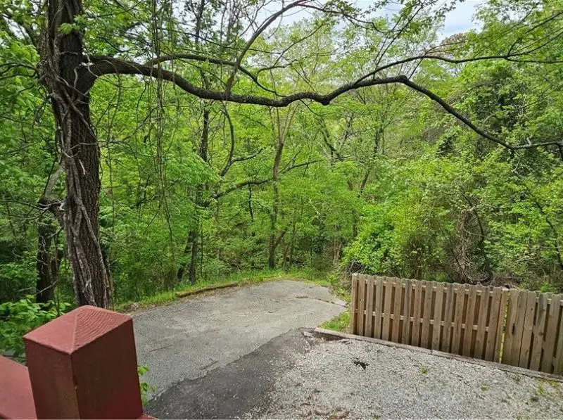 Charming Airbnb Cottage on Historic Loop with Upgrades and Large Entertaining Deck