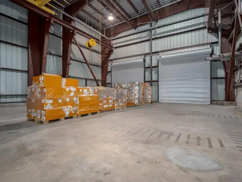17,000 Sq Ft Versatile Industrial Facility on 402 Acres Near Oklahoma City