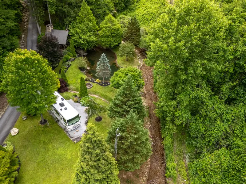 Serene 5.81-acre Retreat with Pavilion, Barn, Home, and Bold Creek Access