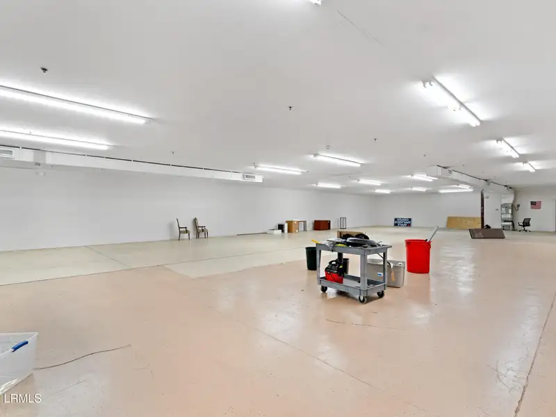 Multi-use Building with Long-term Tenant and Warehouse/office Space in Prime Location