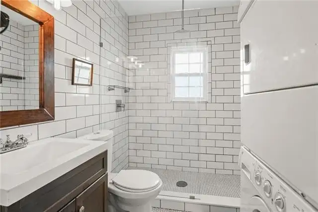 Updated Shotgun Double in Prime Uptown Location with Investment Potential