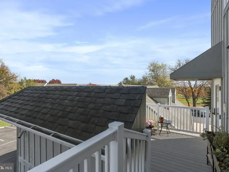 Unique Barn and Farmhouse with Commercial Potential Near Hagerstown, Md