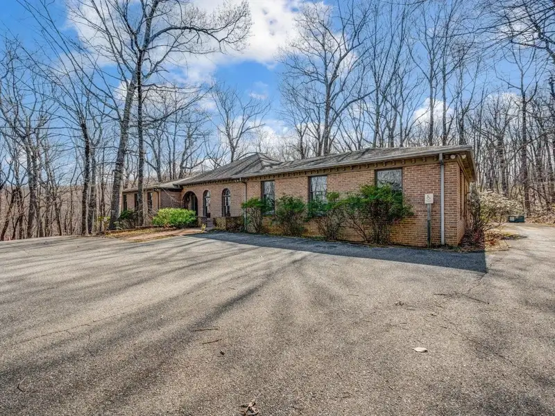5-acre General Business Property with Office Building Near Liberty University and Airport