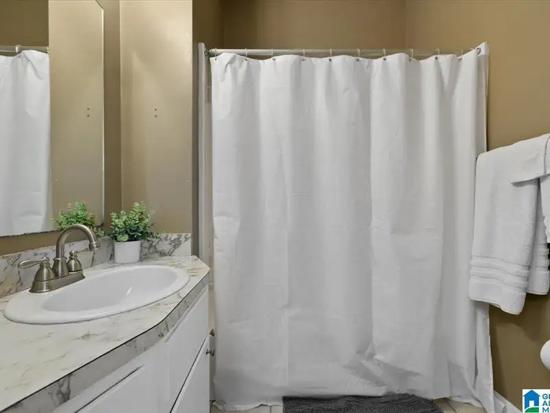 Renovated B-3 Zoned Home in High Traffic Area, Ideal for Air B&b or Event Rentals