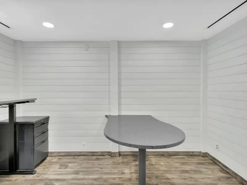 End-cap Warehouse with Offices in Central Jupiter, Move-in Ready