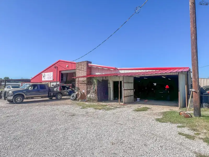 Turn-key Auto and Truck Service Business with Inventory and Equipment in Olney, Tx