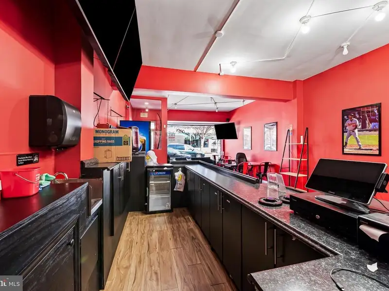 Two Storefronts in Towson: Restaurant and Vacant Space for Lease