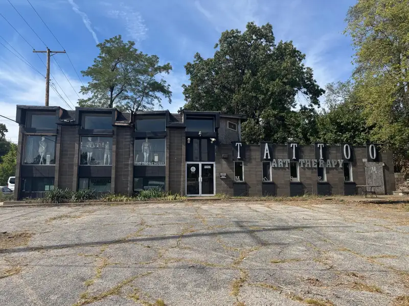 Commercial Property with Renovation Potential in Miller Business District, Gary, In