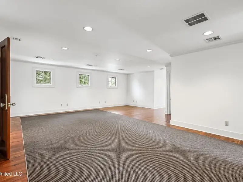 Versatile Office Space with Conference Room and Kitchen in Downtown Tunica