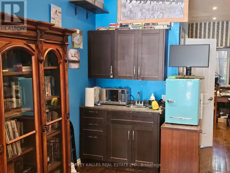 Upgraded Live/work Building in Kensington Market with Law Offices and Lower-level Apartment