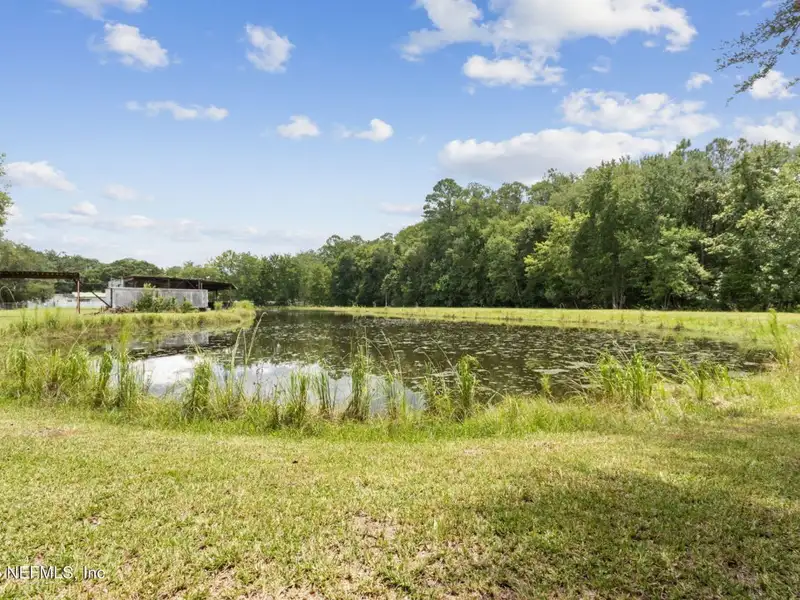 5.04-acre Mixed-use Parcel with Home and Shop in Nassau County