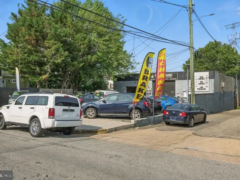 Established Auto Business and Commercial Property in Highlandtown with Turnkey Setup