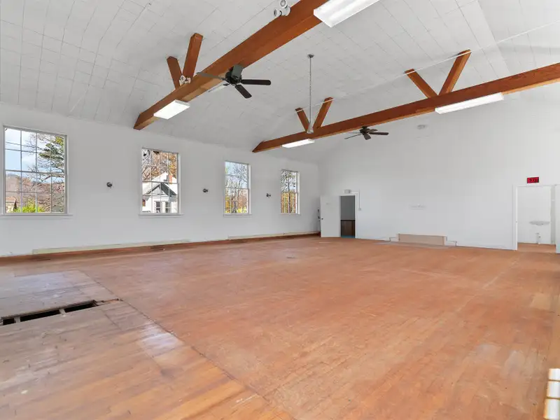 Versatile 3,600+ Sqft Commercial Building for Lease in Bethel Community