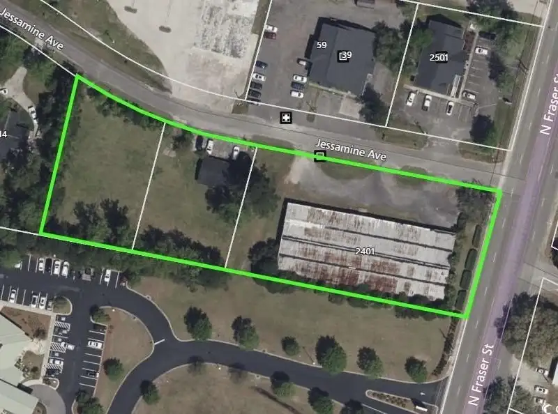 Class C Warehouse with Renovation Potential on 1.82 Acres in Prime Location