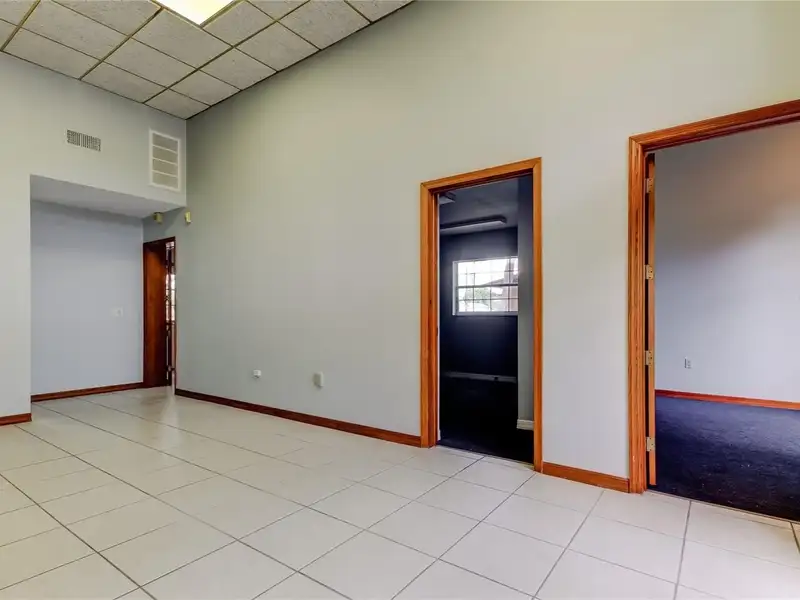 Professional Office Building in Central St. Petersburg with Flexible Layout and Parking