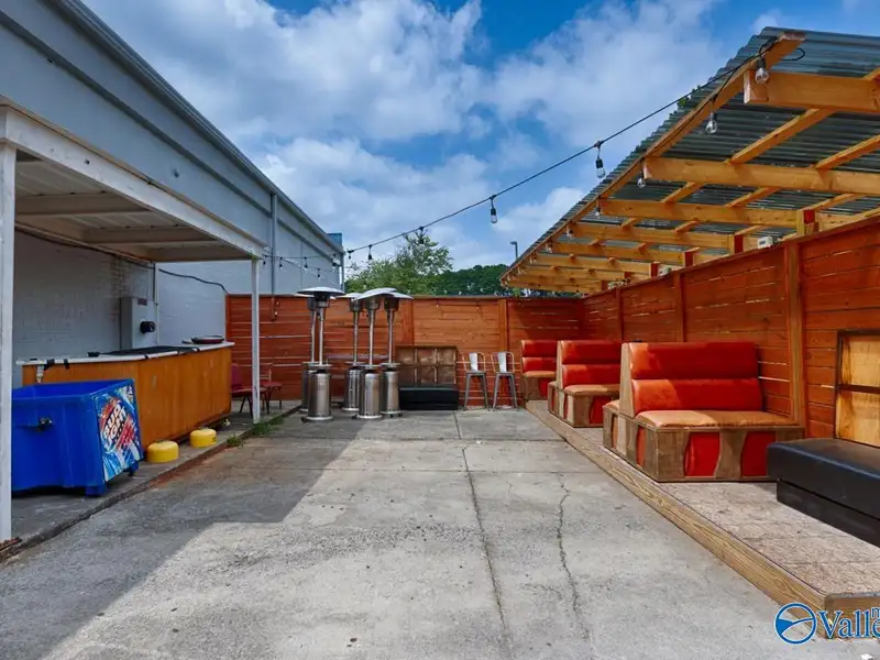 Commercial Property in Mid City Huntsville - Versatile Space with Kitchen and Offices