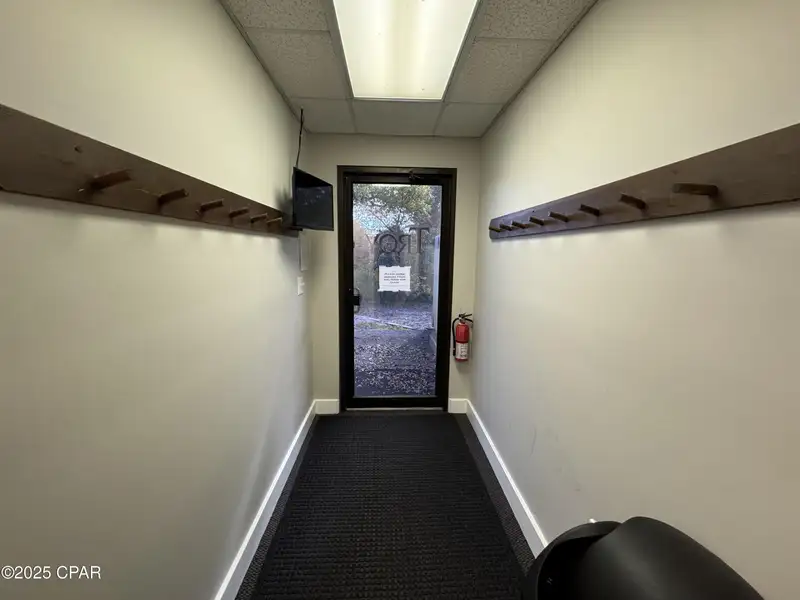 Commercial Office Building for Lease in Central Panama City, Ideal for Charter School or Medical Use