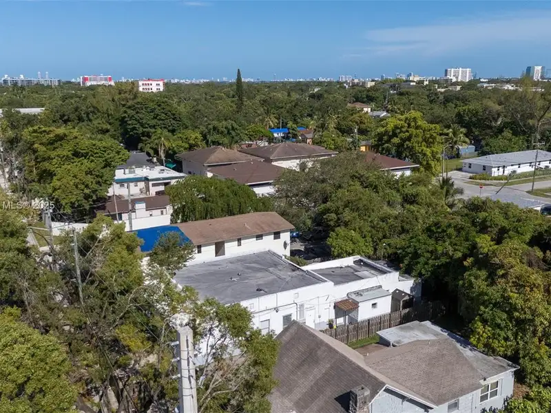 5-unit Multifamily Property in Miami's Opportunity Zone with Development Potential and Upgrades
