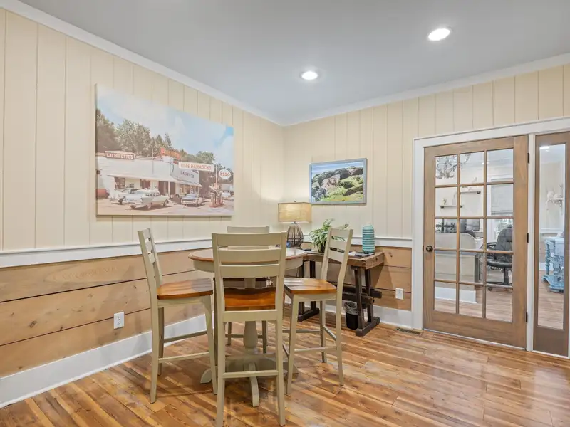 Centrally Located 3761 Sq Ft Office Space in Pawleys Island with Ample Parking