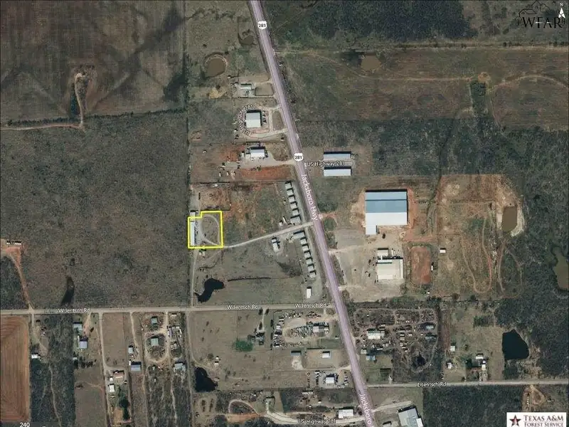 Commercial Property with Office, Living Quarters, and Warehouses in Wichita Falls Area
