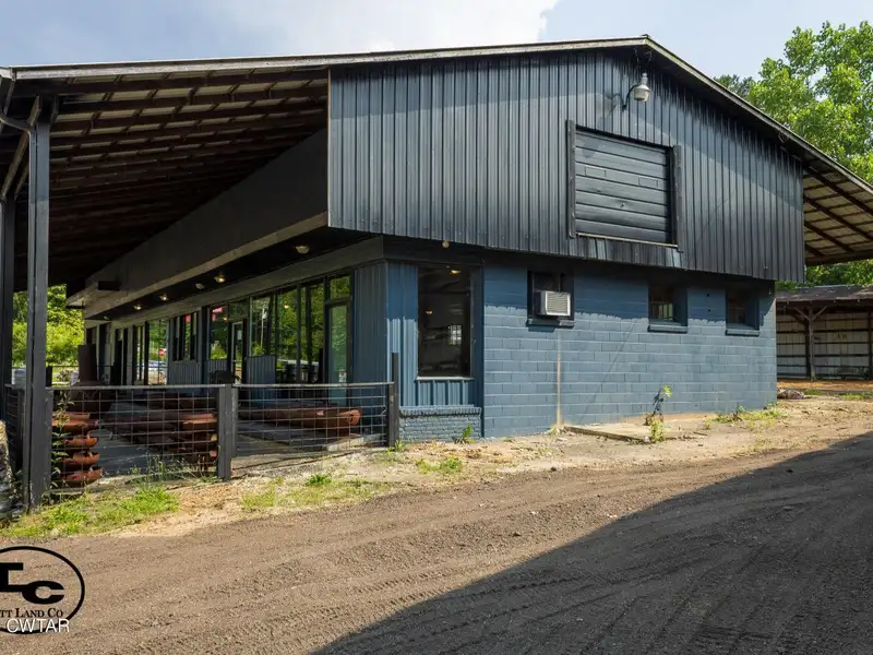 Versatile Commercial Property in Prime Location with Business Acquisition Option