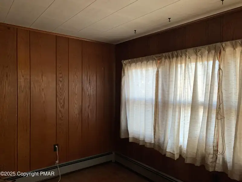 Prime 2-acre Commercial Property with 3-bedroom Home in High Traffic Area
