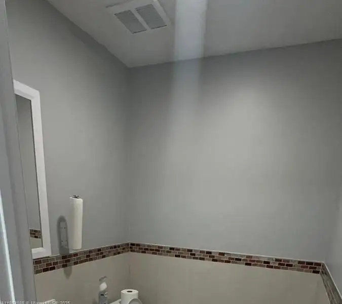 Turnkey Professional Office for Sale on Flagler St & 83rd Ave, Miami