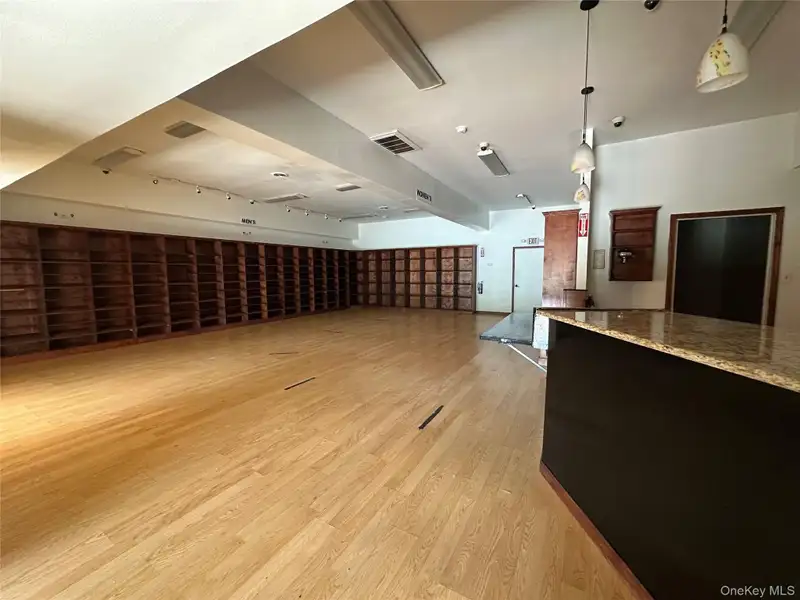Prime Commercial Retail Space on 9w Corridor - 2,000 Sq Ft with High Visibility