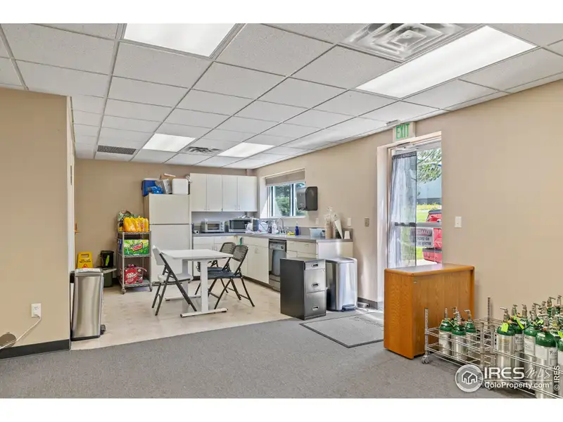Multi-property Sale: 5818 - 5821 Lockheed Ave, Comprehensive Specifications Available