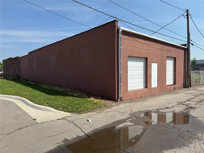Flexible Warehouse/shop Space for Sale in Central Cedar Rapids, 5,600 Sf