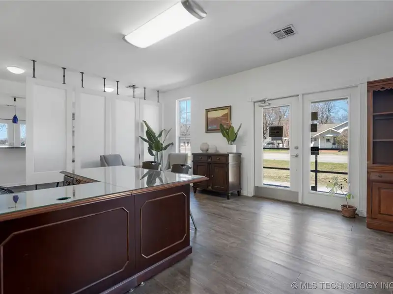 Commercial Office Space with Storage and Tenant in Growing Sapulpa, Oklahoma