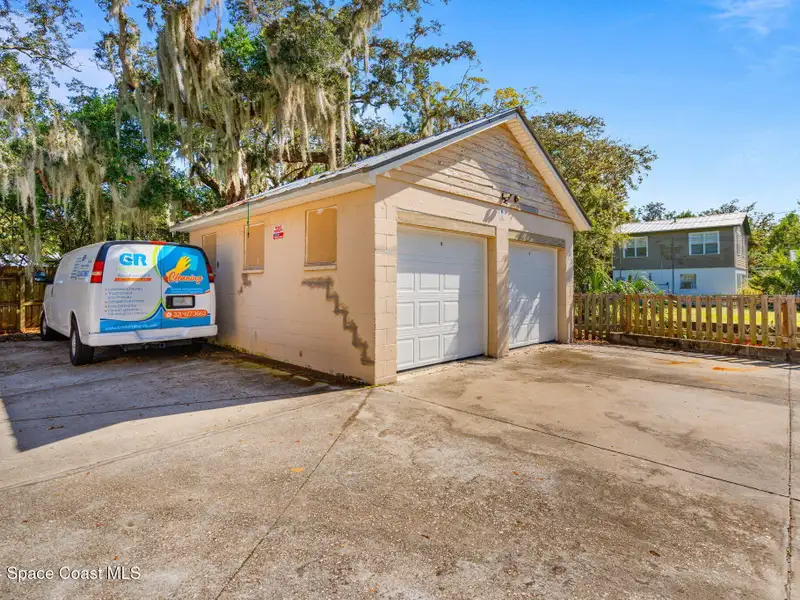 Turnkey 17-unit Storage Facility in Prime Melbourne Location