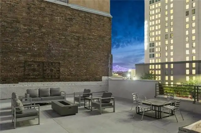 Historic 3-bedroom Residence with Rooftop Terrace in Cbd, Plus 1-bedroom Unit for Rental