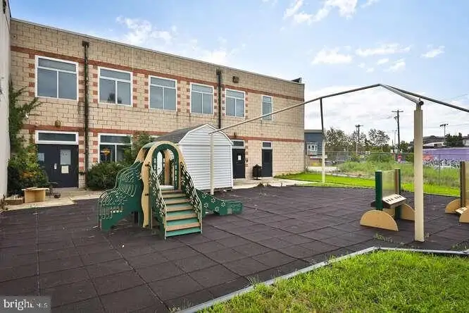 Versatile 6,000 Sq Ft Commercial Space in Prime Location with Parking Potential