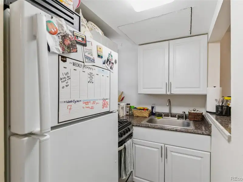 Investment Opportunity: 6-unit Property Near Rose Medical Center and 9th/colorado District