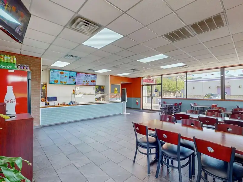 Prime Commercial Restaurant Space in High-traffic Location, 2915 Sq. Ft.