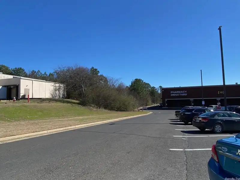2-acre Commercial Lot with Right of Way Easement in High Traffic Area