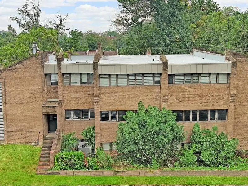 Commercial Building for Sale in Annandale - 8,202 Sq. Ft., Zoned C-3, Corner Lot