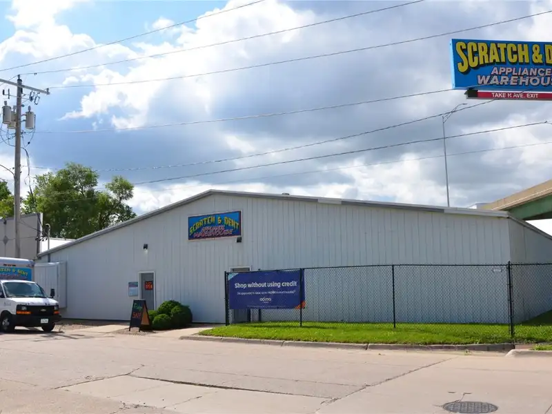 Turnkey Scratch and Dent Appliance Warehouse with Residence in Cedar Rapids, Ia